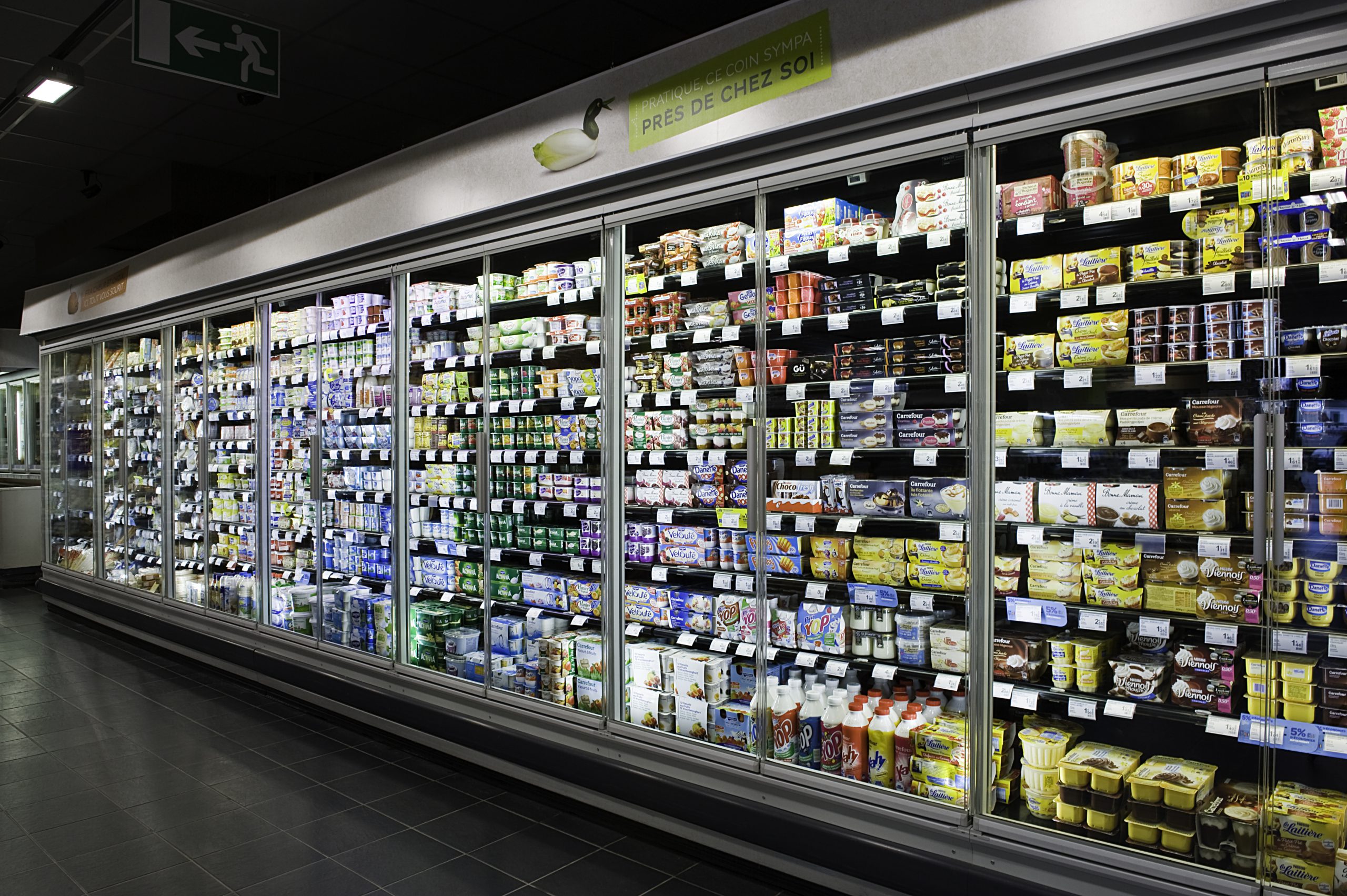 Bezramowe drzwi chłodnicze marki SCHOTT zwiększają obroty w handlu spożywczym