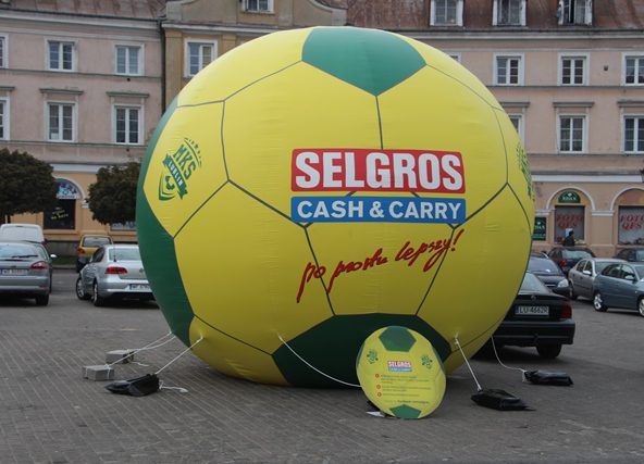 Piłki Selgros w rozmiarze XXL