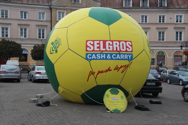 Piłki Selgros w rozmiarze XXL