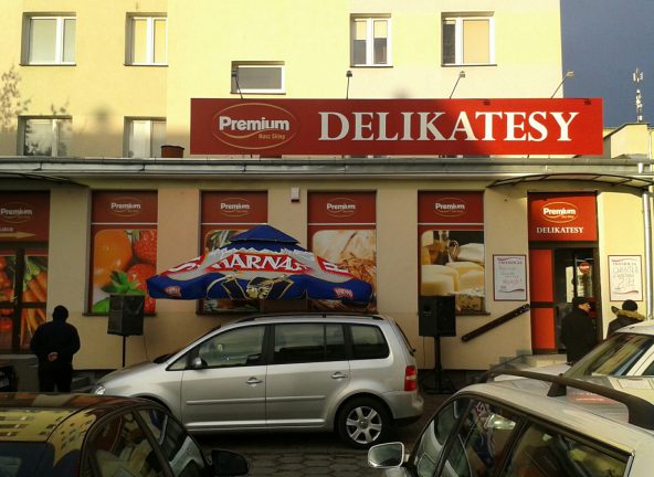 Delikatesy Premium nie zwalniają tempa