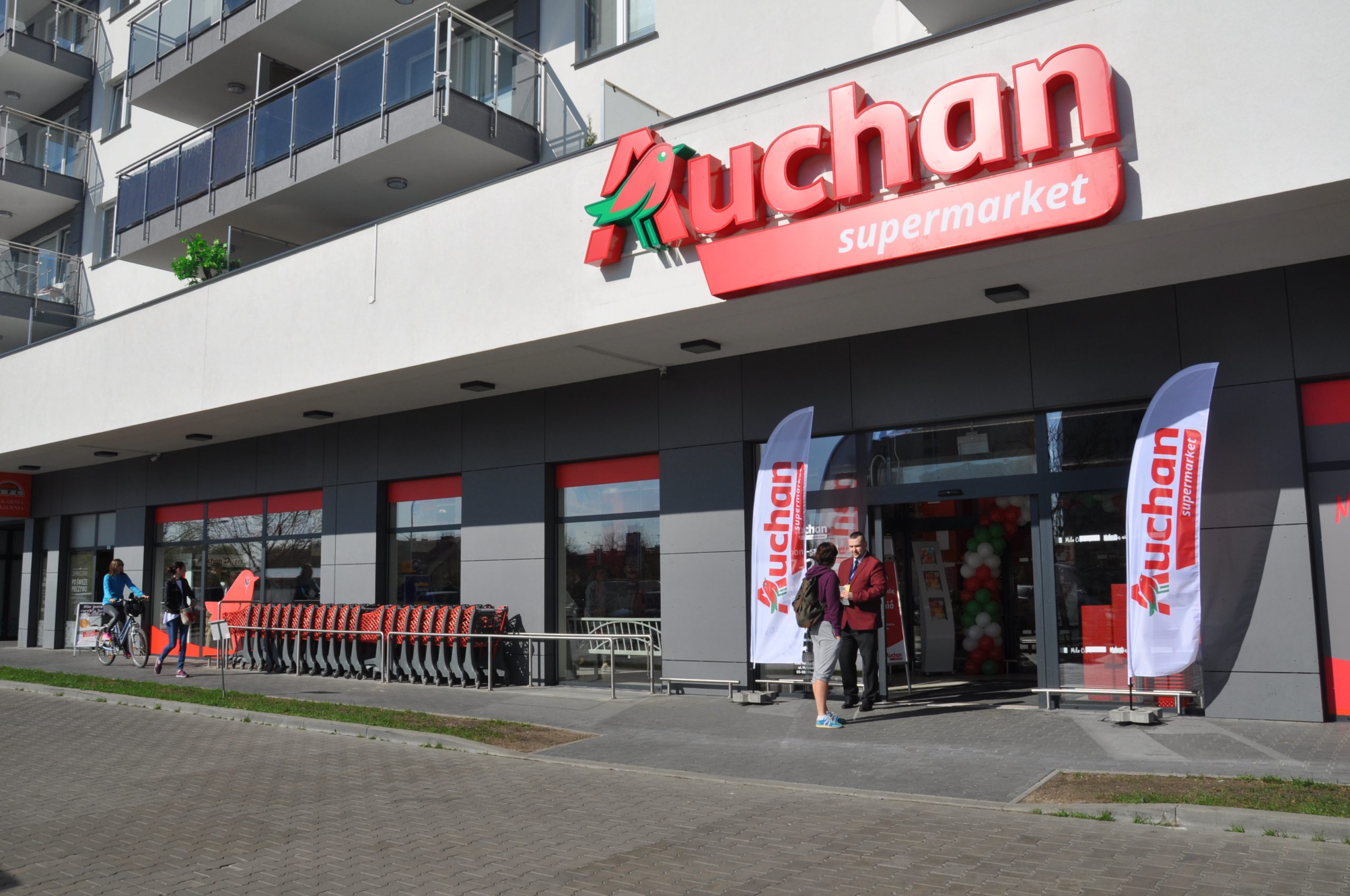 Otwarcie Auchan Supermarket Warszawa na Światowida