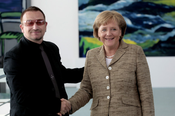 Bono trifft Angela