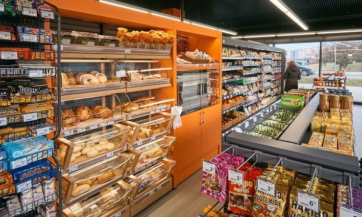 Carrefour rozwija sieć sklepów przy stacjach paliw