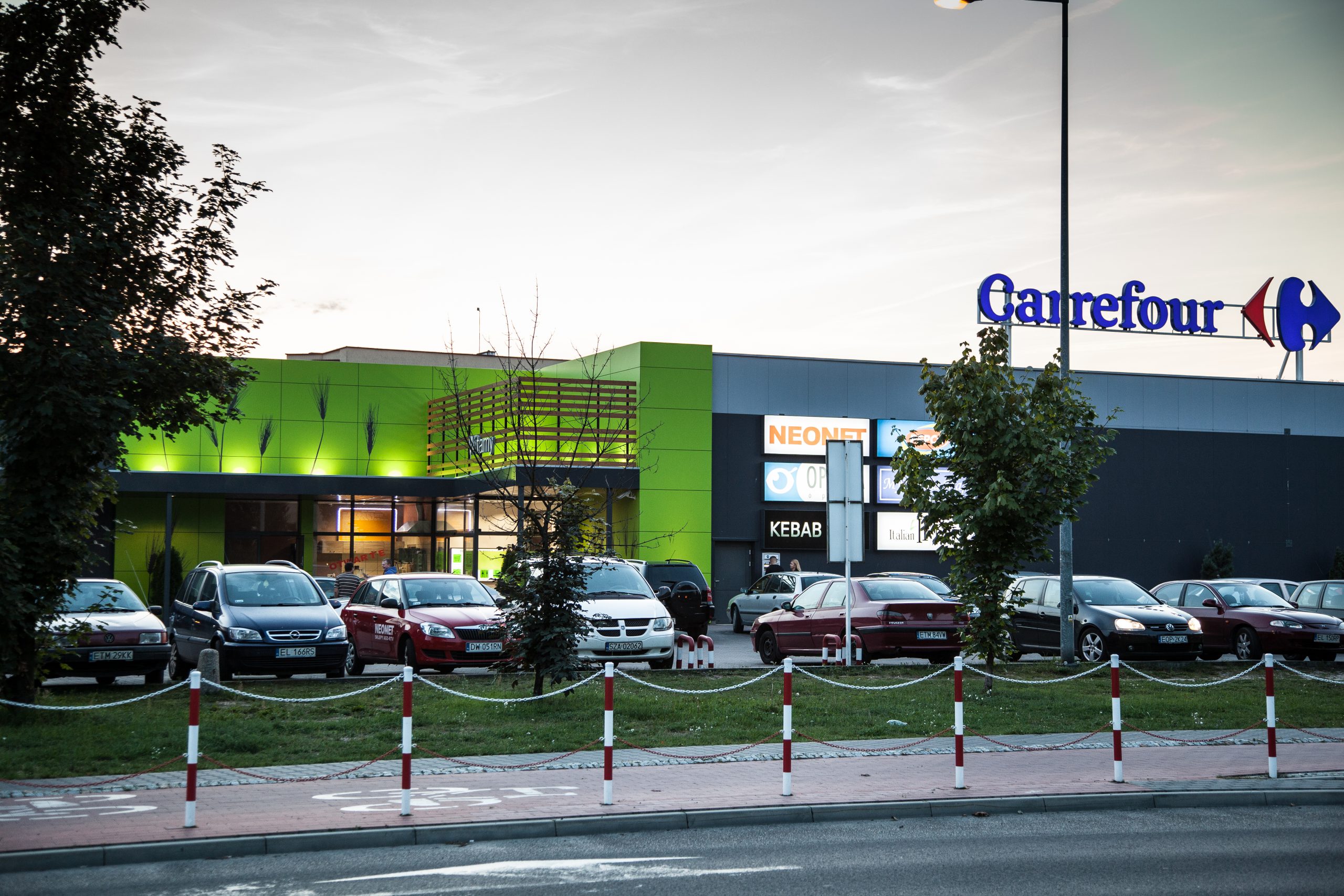 Carrefour zakończył rozbudowę centrum handlowego w Tomaszowie Mazowieckim