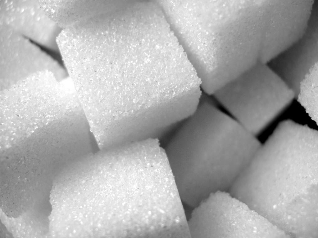 Duża podaż cukru na polskim rynku, ceny spadają