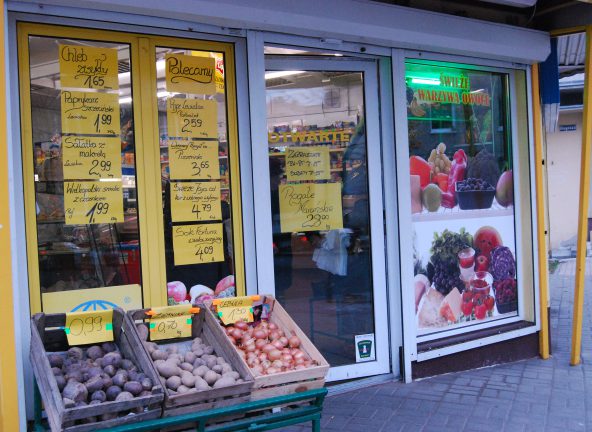 Poznaniacy lubią osiedlowe sklepy