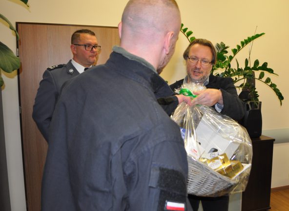 „Poradnik Handlowca” nagradza dzielnego policjanta