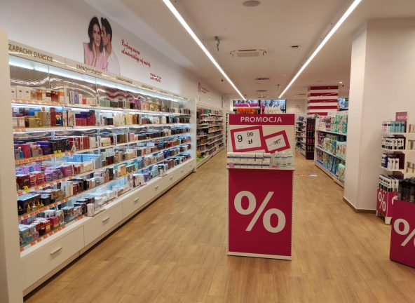 Raport PMR: Konsumenci przestają ograniczać wydatki na kosmetyki