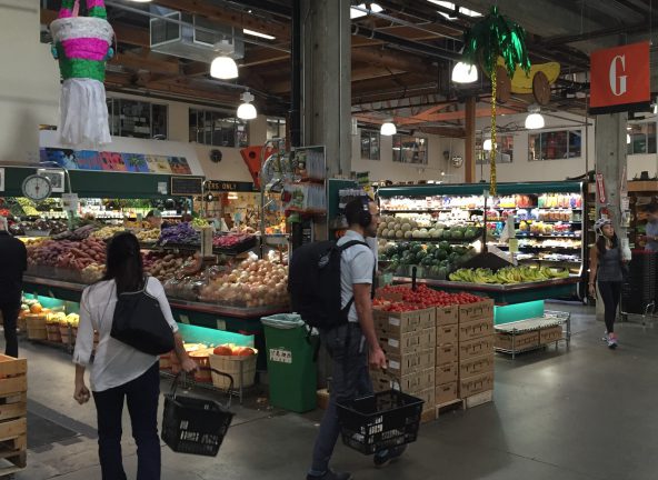 Solidarność wycofuje się z kary więzienia za handel w niedzielę