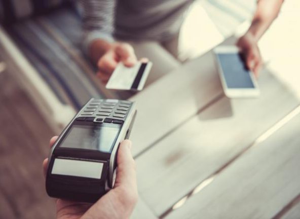 FPP: Aż 90% Polaków chce płacić bezgotówkowo