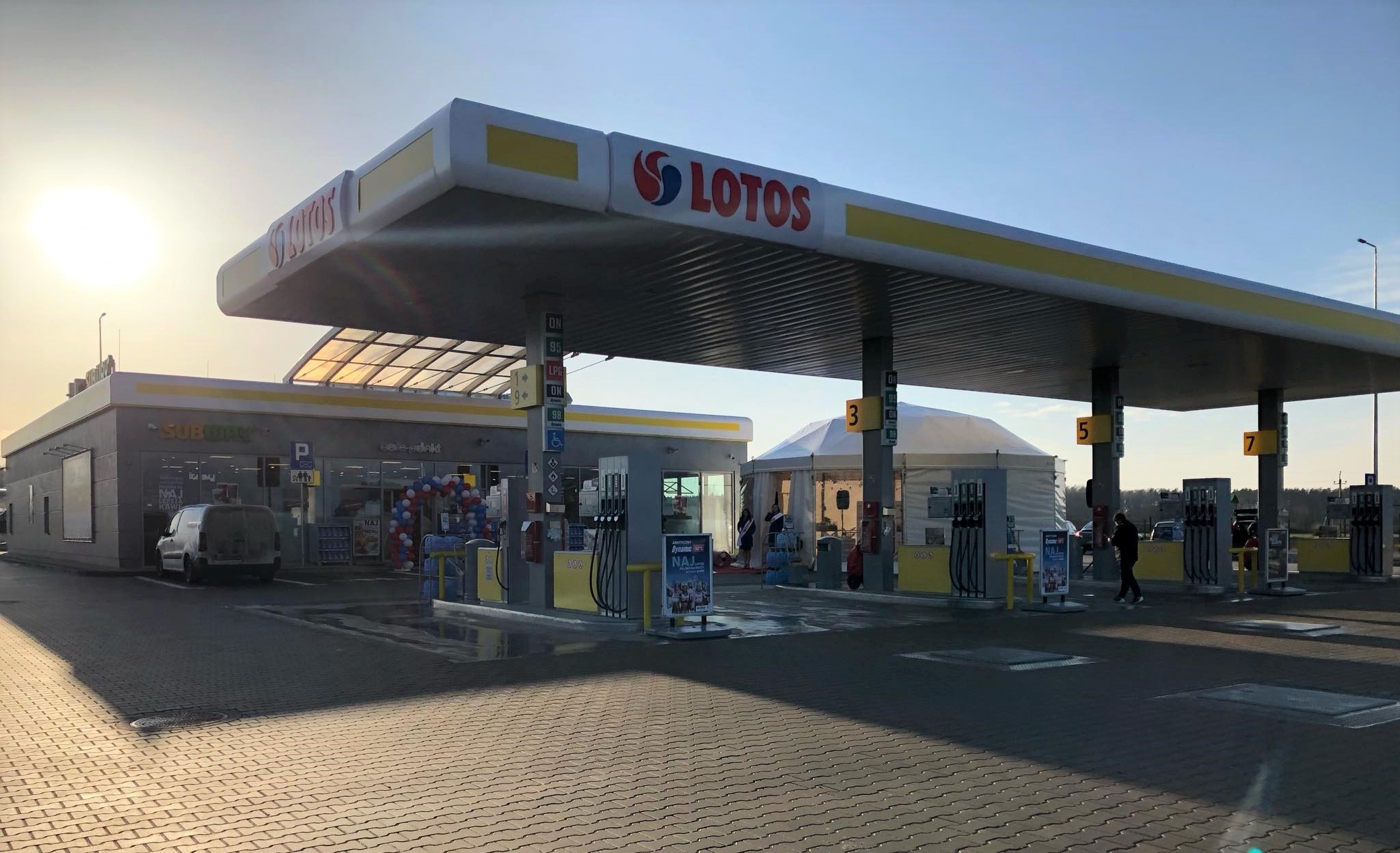 500 stacji paliw w sieci LOTOS t