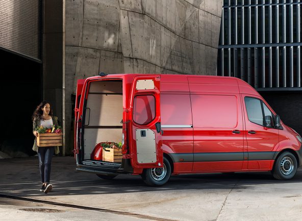 Sprzedaż samochodów dostawczych kolejny miesiąc z dużym wzrostem