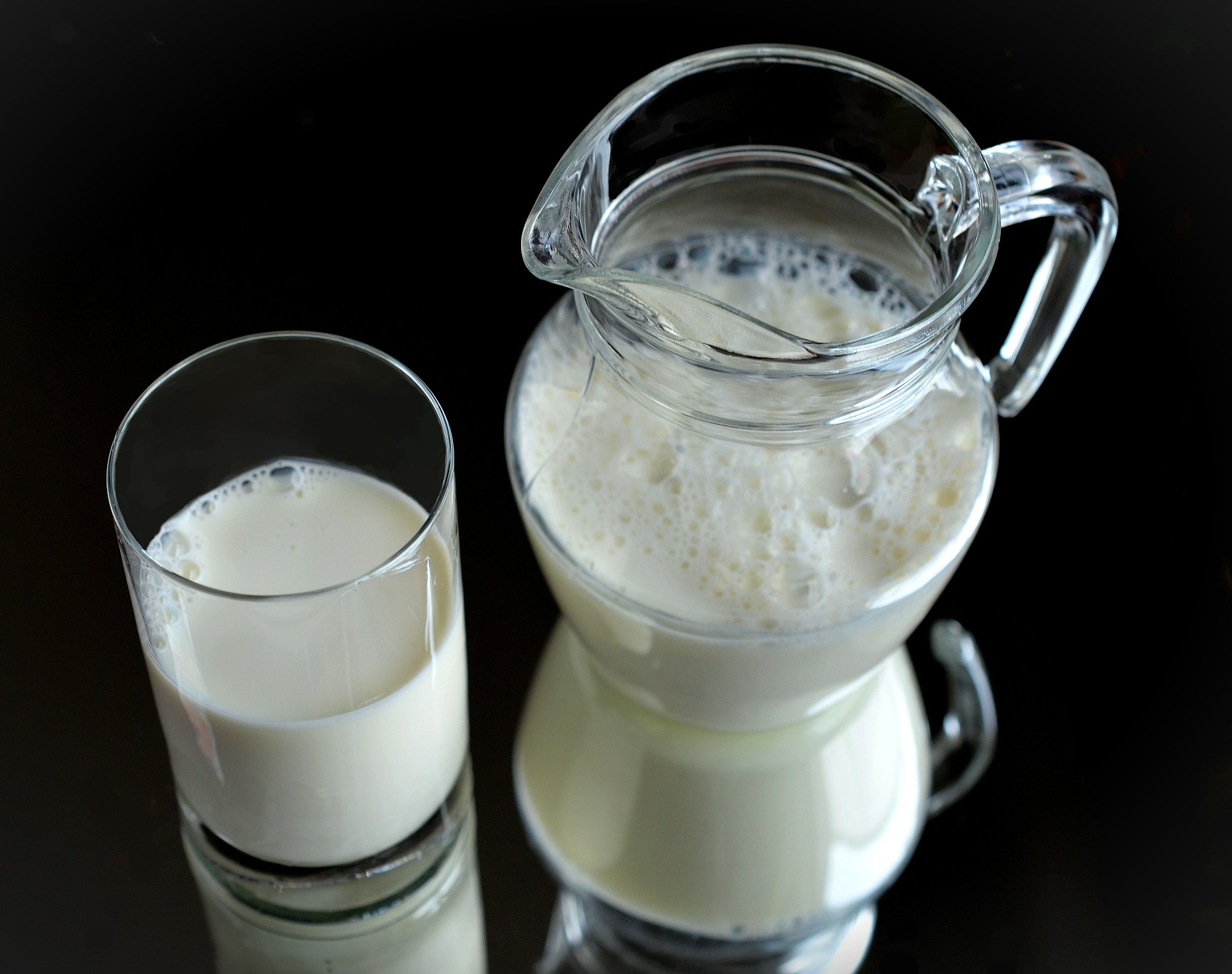 Kolejne miesiące przyniosą przyspieszenie spadku cen skupu mleka