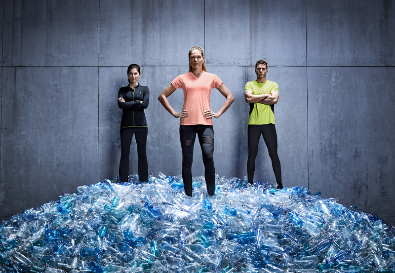 Drugie życie butelki PET – odzież na bazie plastiku z recyclingu w ofercie Kaufland