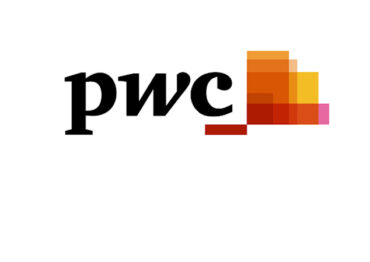 Coraz więcej Polaków robi zakupy za pomocą smartfonów