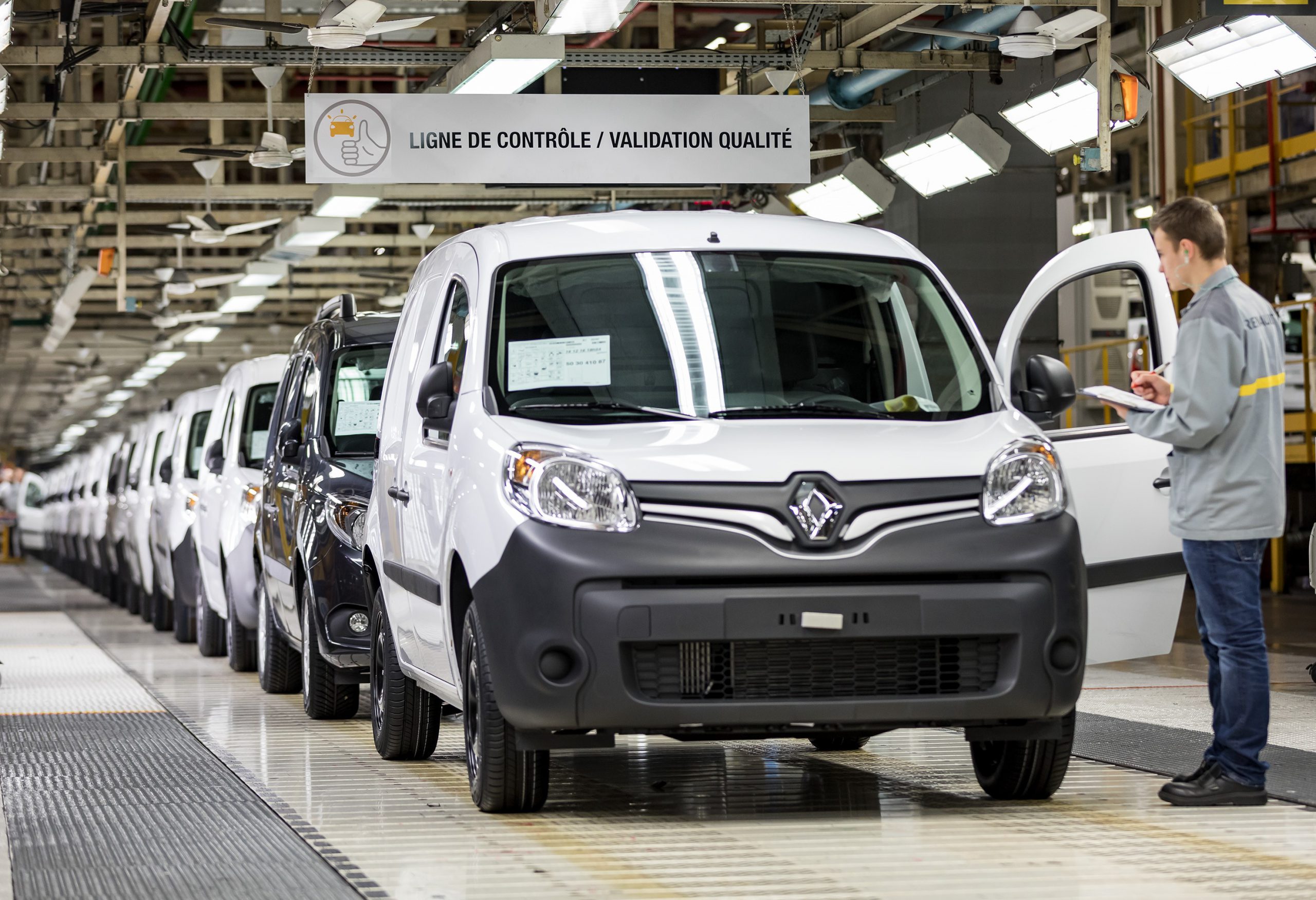 Renault Pro+ wprowadza na rynek nowe samochody dostawcze