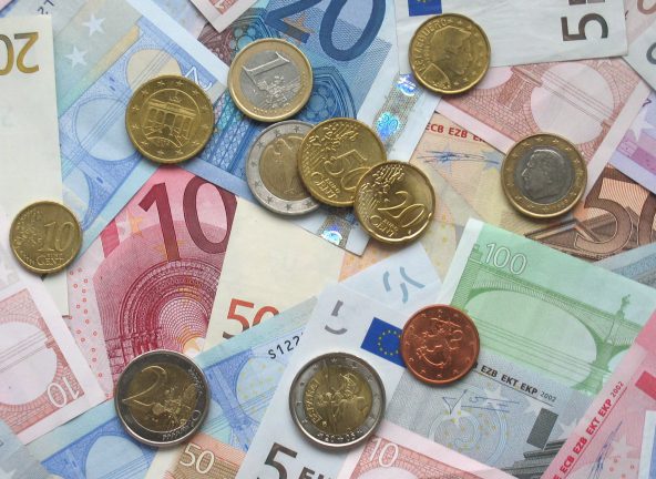 Euro? Większość Polaków mówi 