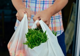 Producenci reklamówek negatywnie o rozszerzeniu opłaty recyklingowej