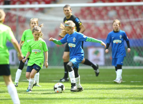 Gra o finał na Stadionie Narodowym rozpoczęta