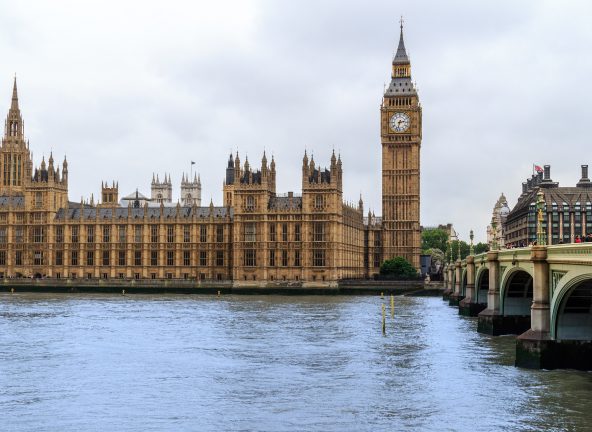 Londyn walczy z rajami podatkowymi