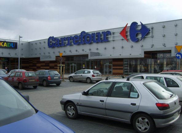 Carrefour Polska wzmacnia pozycje swoich centrów handlowych