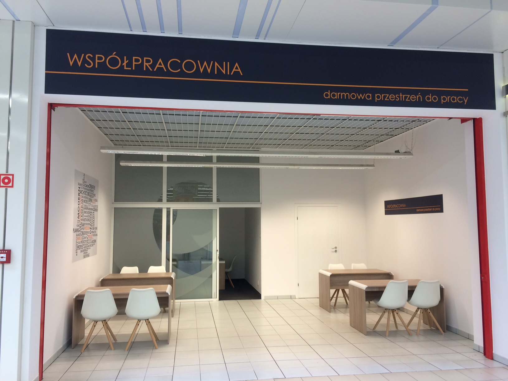 Ogólnodostępne biuro w Centrum Handlowym Auchan Bydgoszcz