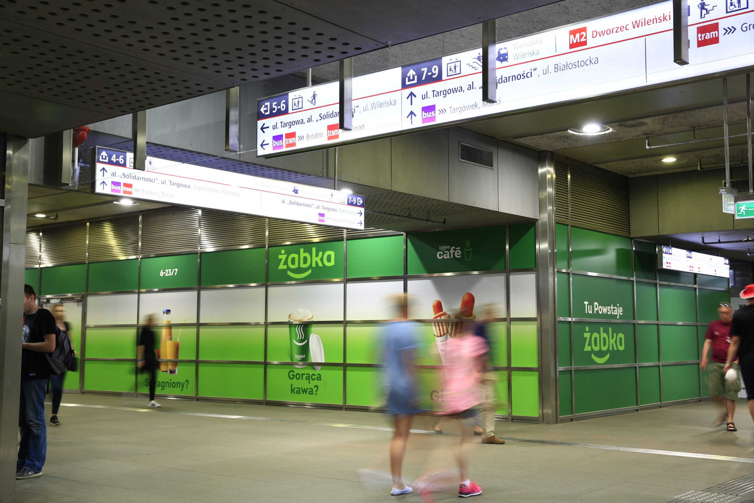 Żabka otworzy dwa sklepy w warszawskim metrze