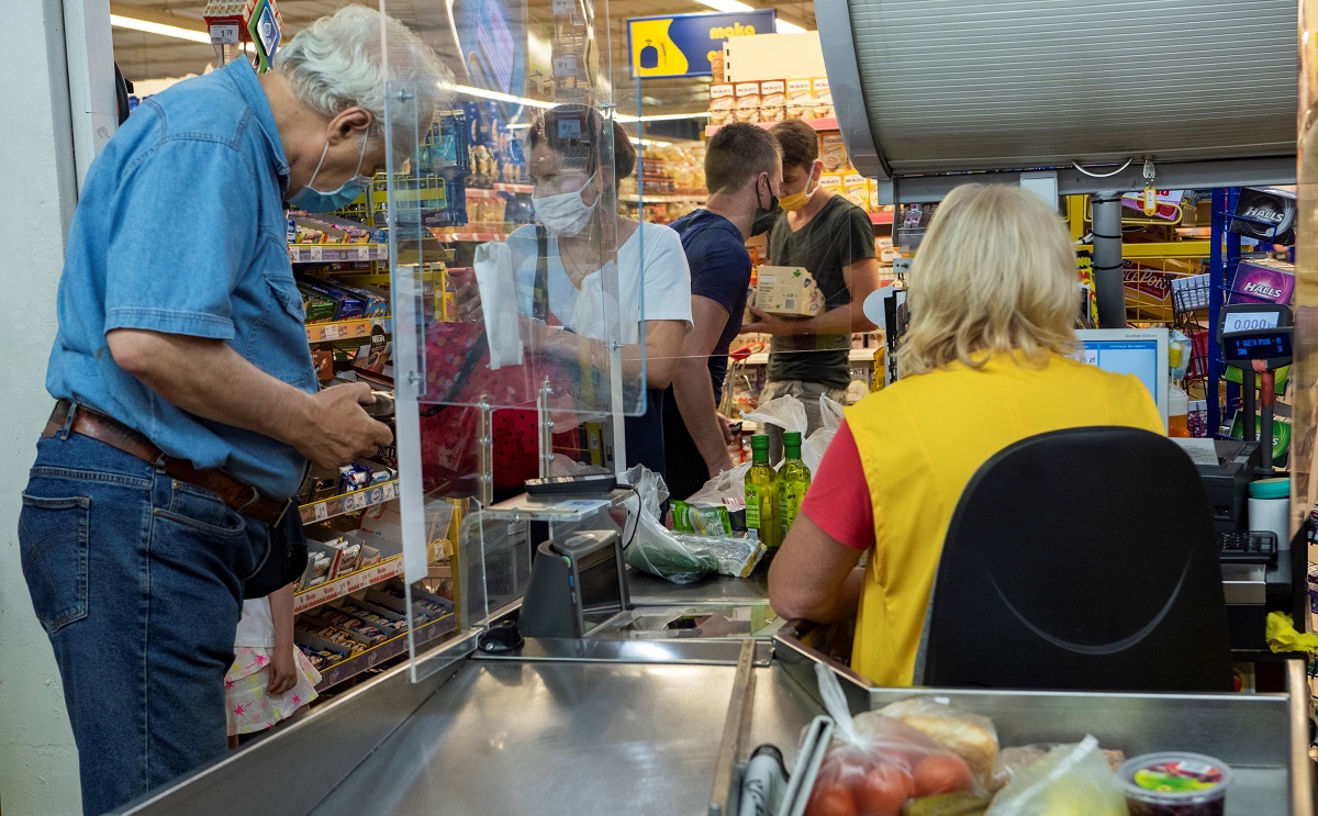 Polacy chcą więcej kas samoobsługowych w sklepach