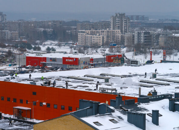 Wielkopolskie: kontrole odśnieżania dachów dużych obiektów handlowych
