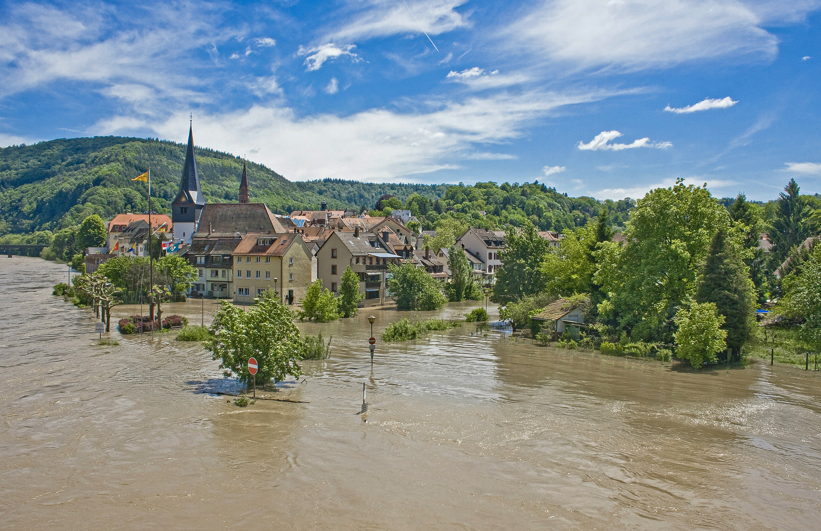 Apel redakcji “Poradnika Handlowca” o pomoc dla poszkodowanych przez powodzie w Niemczech