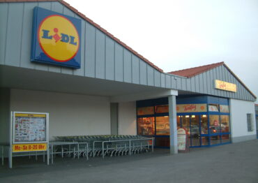 Szybka pomoc dla Ukrainy: międzynarodowa grupa Lidl i Kaufland przekazuje wsparcie produktowe o wartości 10 mln euro