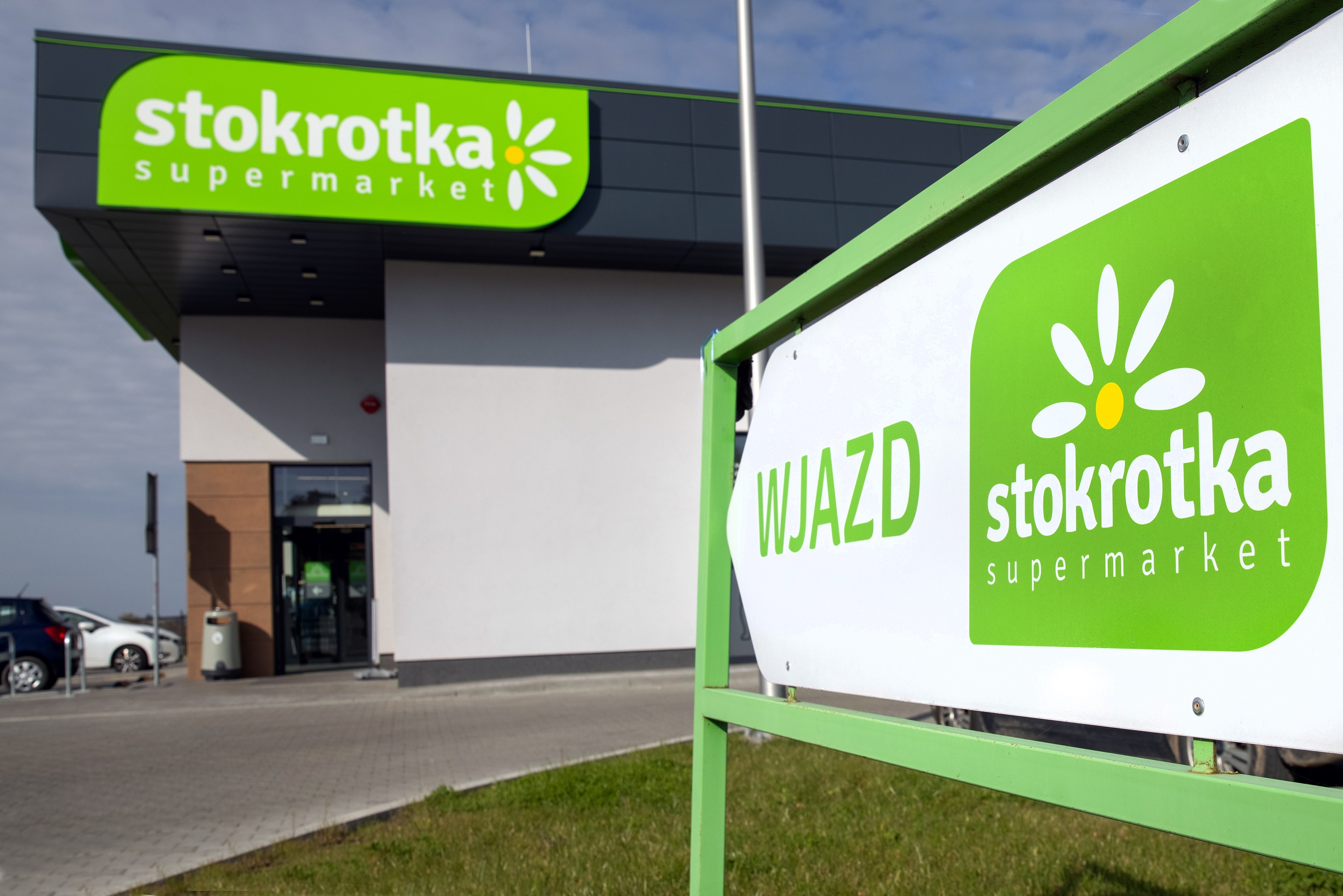Stokrotka podpisała umowę przejęcia 14 sklepów w woj. mazowieckim