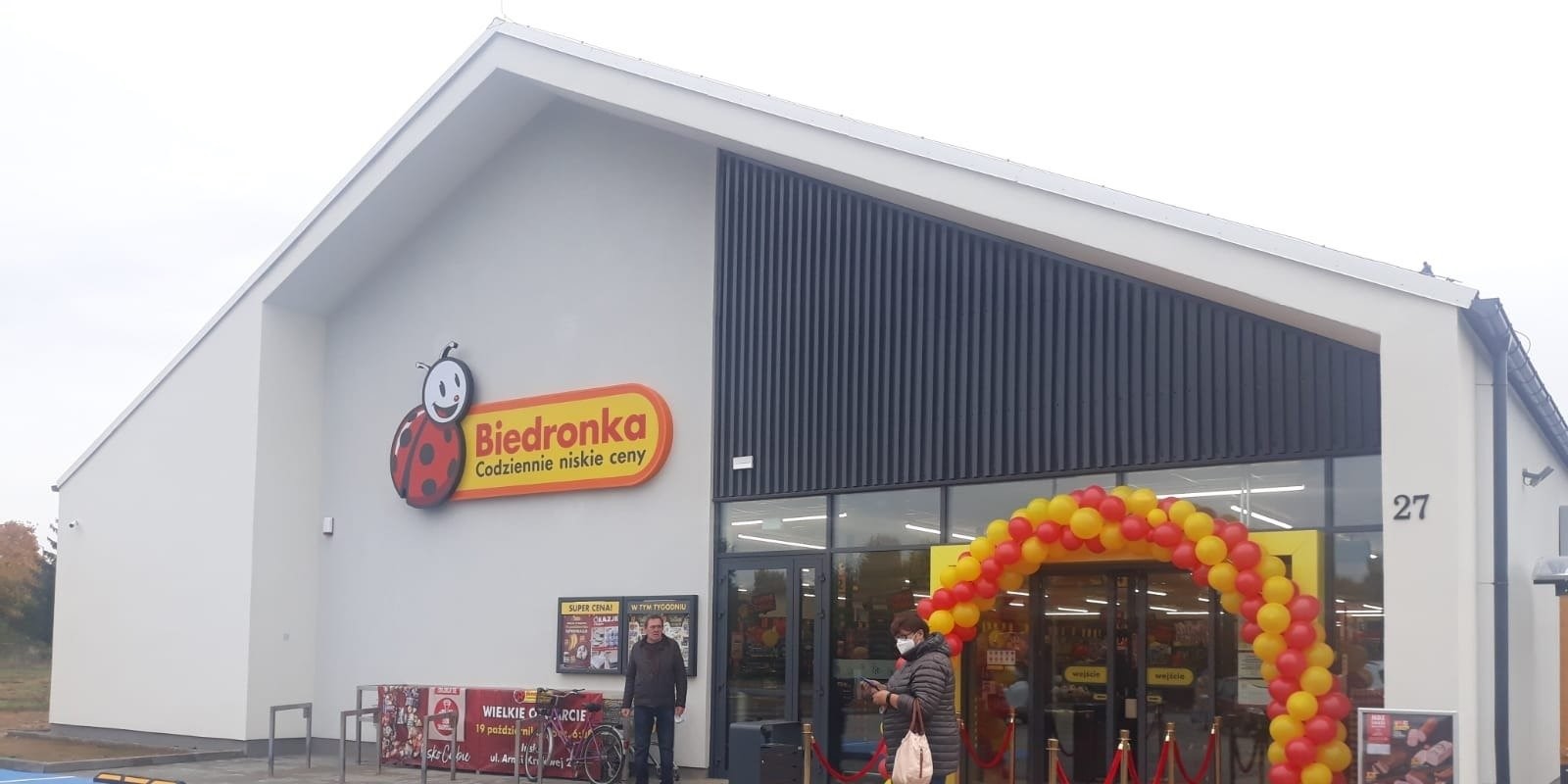 Biedronka przyspiesza rozwój. W marcu otworzyła 3 sklepy i zmodernizowała 21 placówek