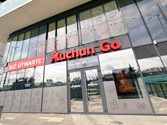 Auchan otwiera pierwszy bezobsługowy sklep na polskim rynku