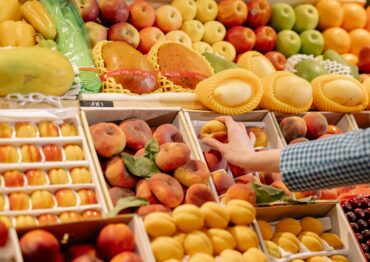 Praca sezonowa: Państwowa Inspekcja Pracy apeluje o zawieranie umów na piśmie