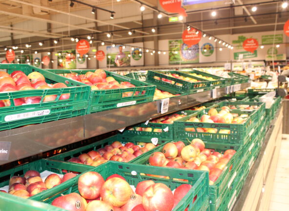 Auchan stawia na lokalnych producentów owoców i warzyw