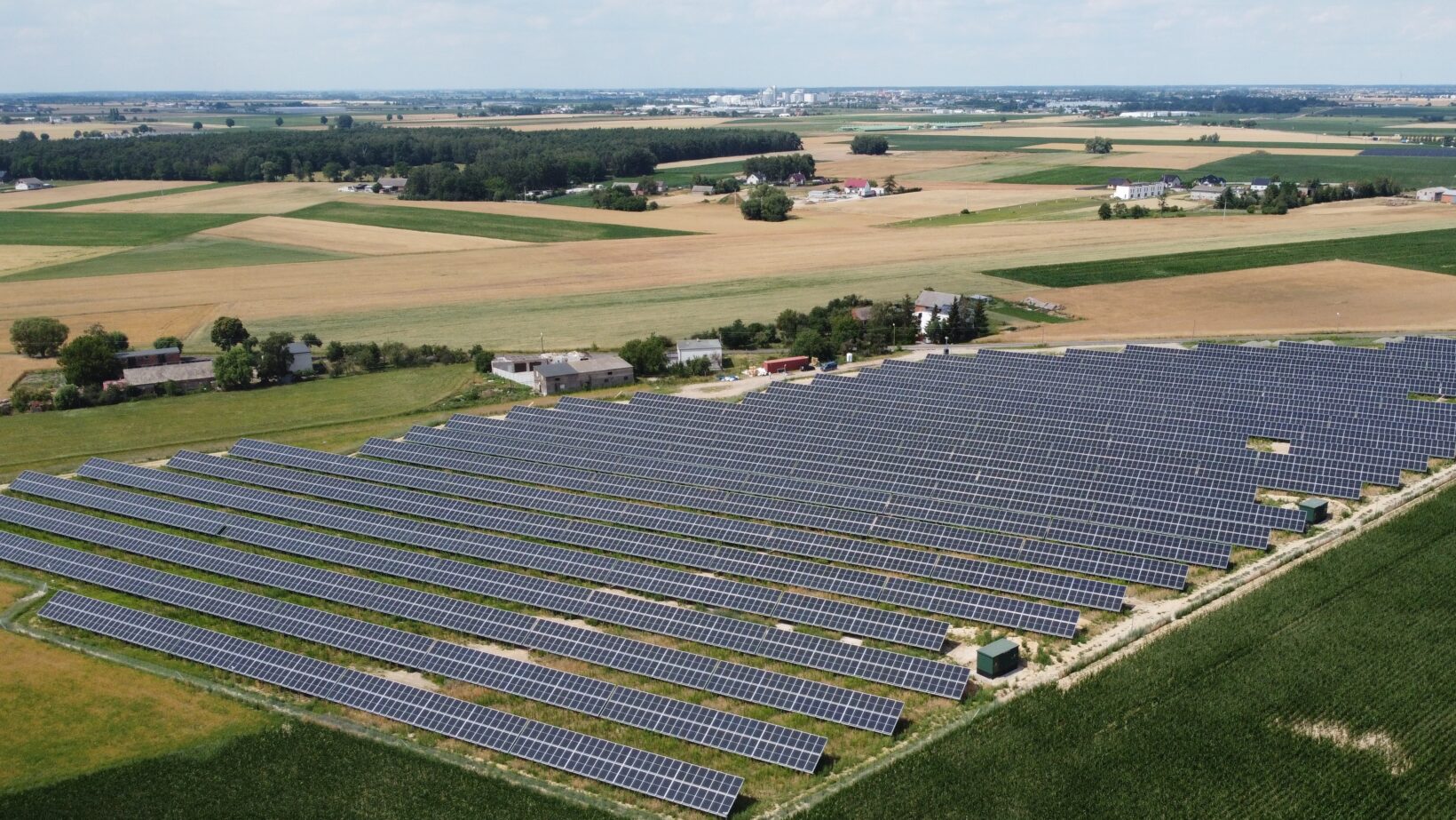 Auchan w Polsce inwestuje w odnawialną energię słoneczną