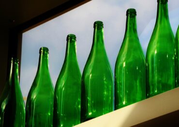 System kaucyjny obejmie szklane butelki wielorazowe dopiero w 2026 r.
