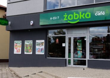 Sieć Żabka liczy 10700 sklepów