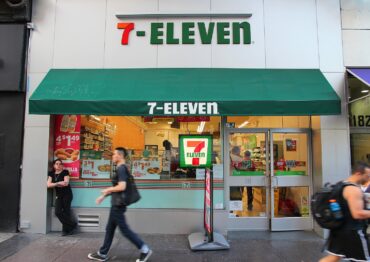 Właściciel 7-eleven nie chce sprzedać sieci sklepów Kanadyjczykom?