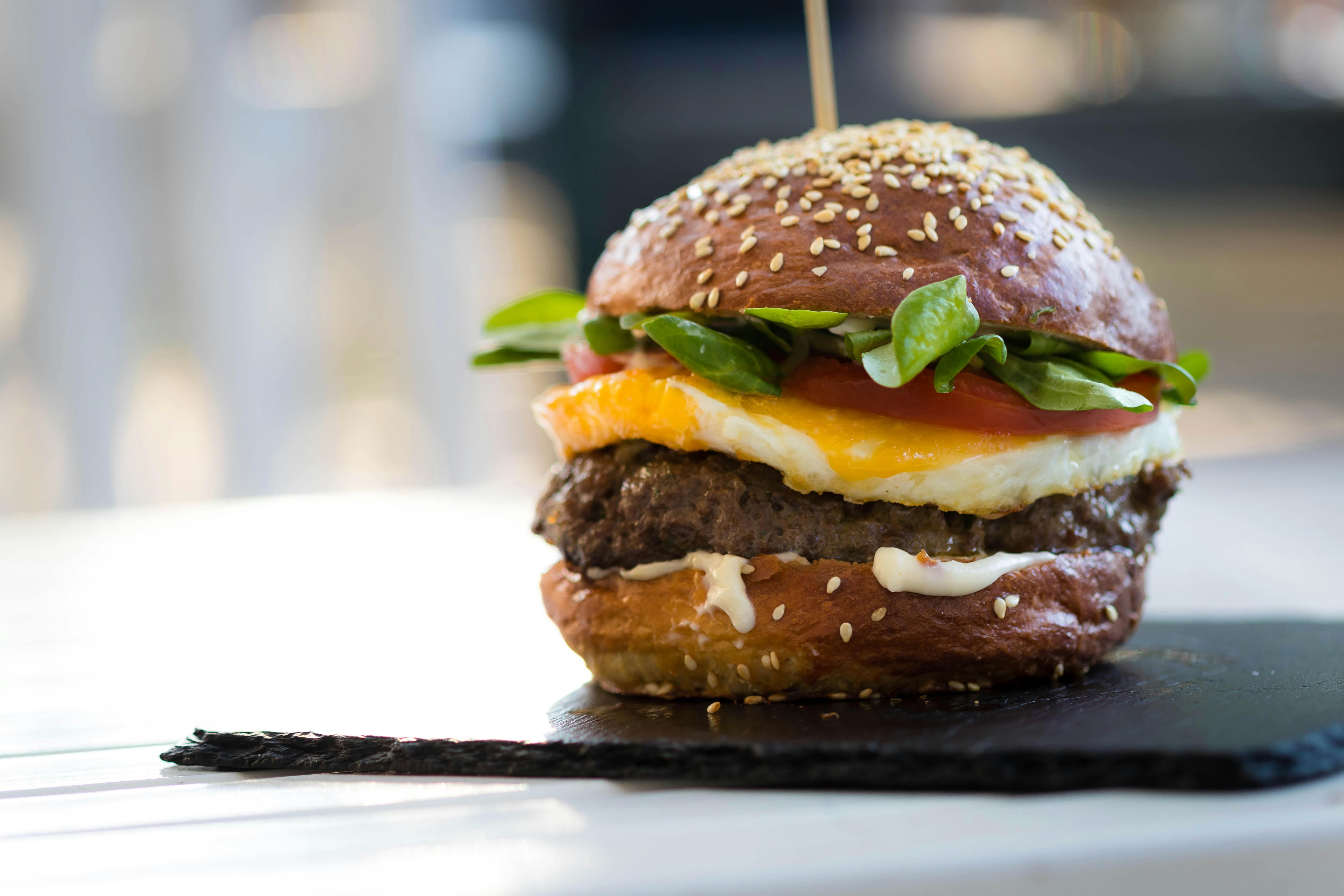 28 maja – Światowy Dzień Hamburgera