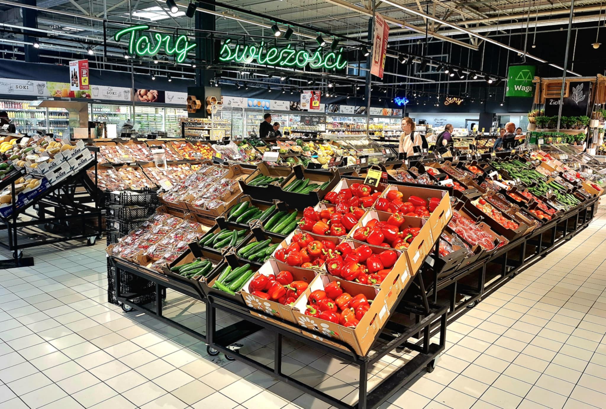 Carrefour z trzema nowymi sklepami w koncepcie 2.0 w Polsce