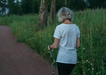 Sportowy weekend z “Poradnikiem Handlowca”: Nordic walking w wiosennej odsłonie