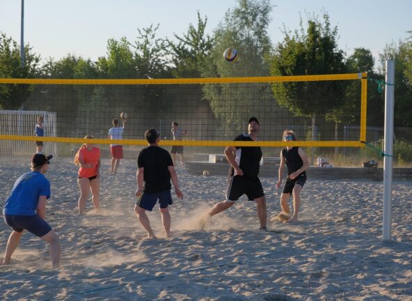 Sportowy weekend z Poradnikiem Handlowca: Siatkówka plażowa