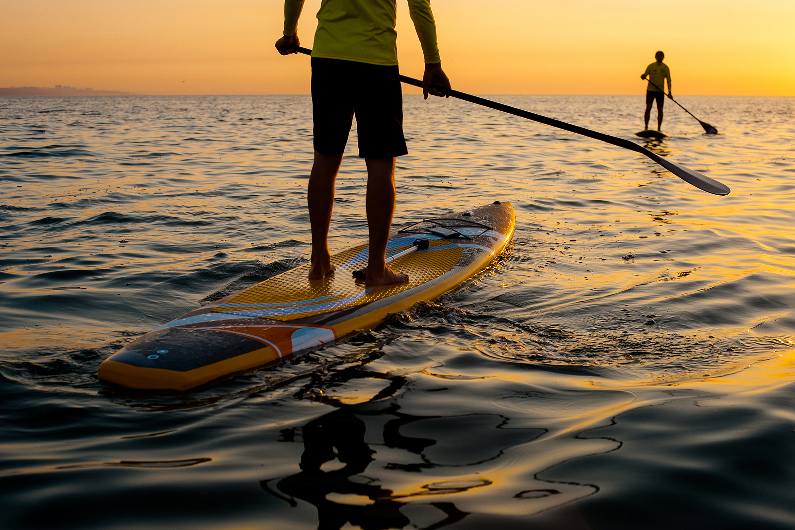 Sportowy weekend z Poradnikiem Handlowca: Pływanie na SUP-ie – sport rekreacyjny dla każdego