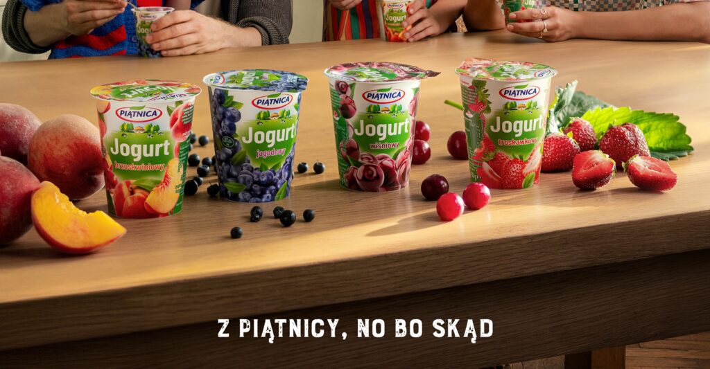 Piątnica z kampanią reklamową jogurtów z owocami. Rodzinny spot TV i jogurty w najlepszym, apetycznym wydaniu