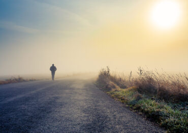 Sportowy weekend z “Poradnikiem Handlowca”: Spacer – najprostszy sposób na aktywność w chłodne dni