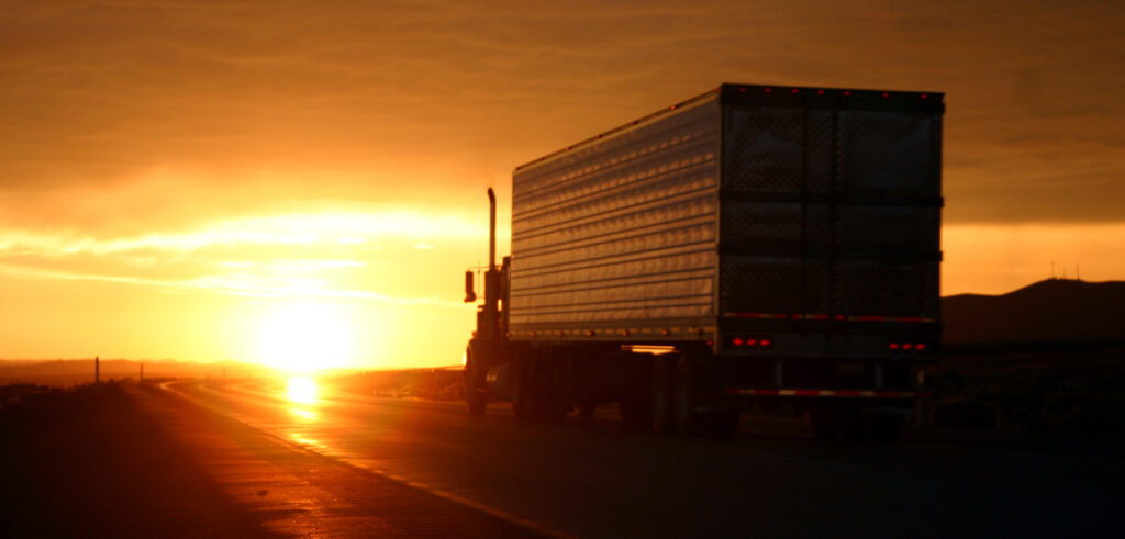 Więcej płatnych dróg i wyższe opłaty. Czy podwyżka stawek dla ciężarówek uderzy w konsumentów?