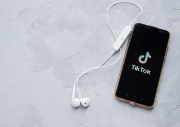 TikTok jako nowa przestrzeń wyszukiwania i budowania relacji z młodym konsumentem