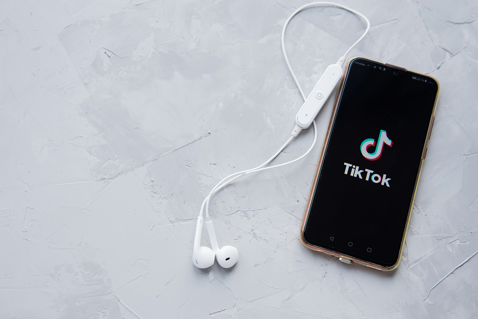 TikTok jako nowa przestrzeń wyszukiwania i budowania relacji z młodym konsumentem